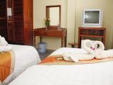 Twin Bed Room